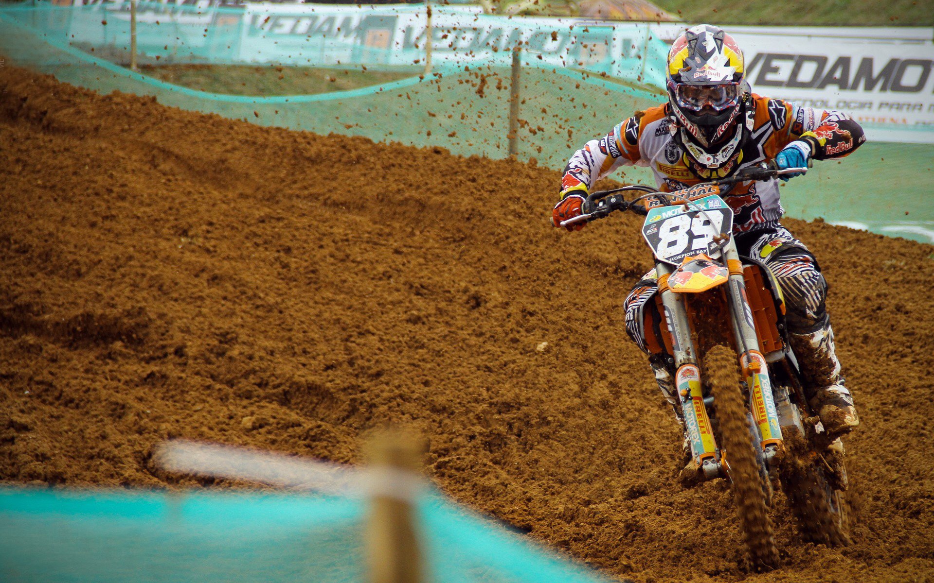 澳网险胜美网，蒂姆状态火热，红土之王硬地蜕变之路